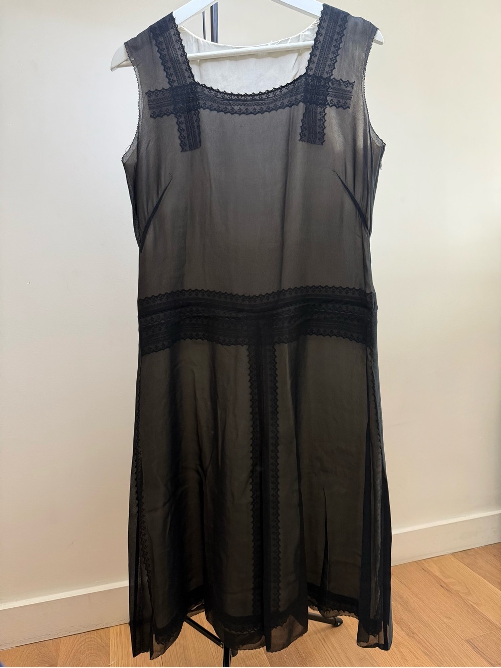 Max Sudio Sheer Black Lace-Trim Sleeveless 100% Silk Dress